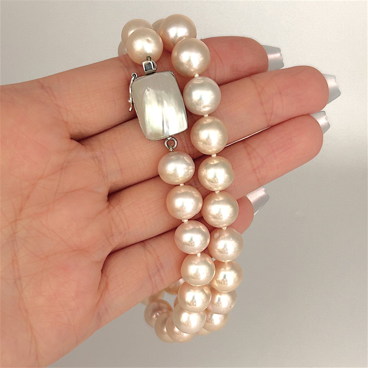 BRAND NEW | Freshwater pearl Necklace - Light Peach shade