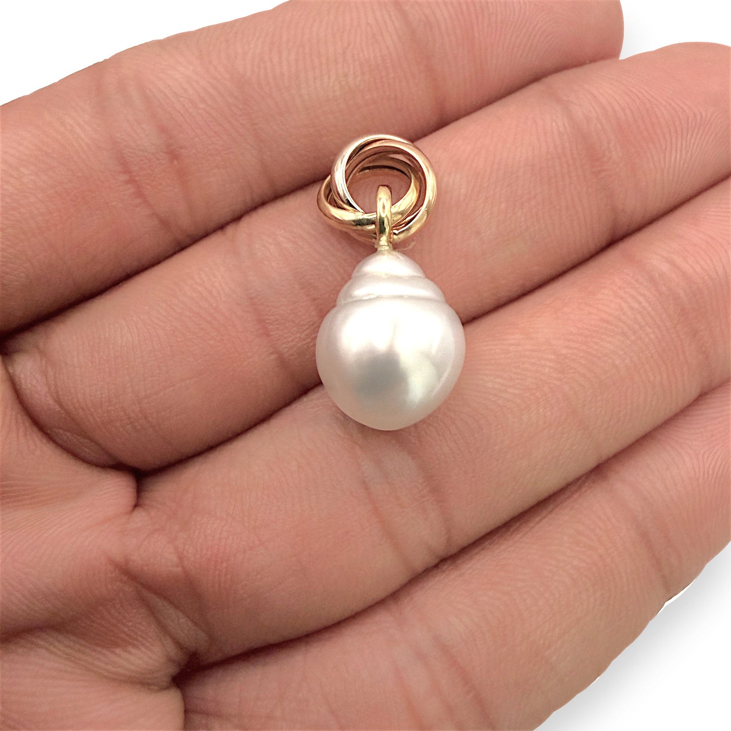 BRAND NEW | 18ct Gold Ocean Serenity Pearl Pendant