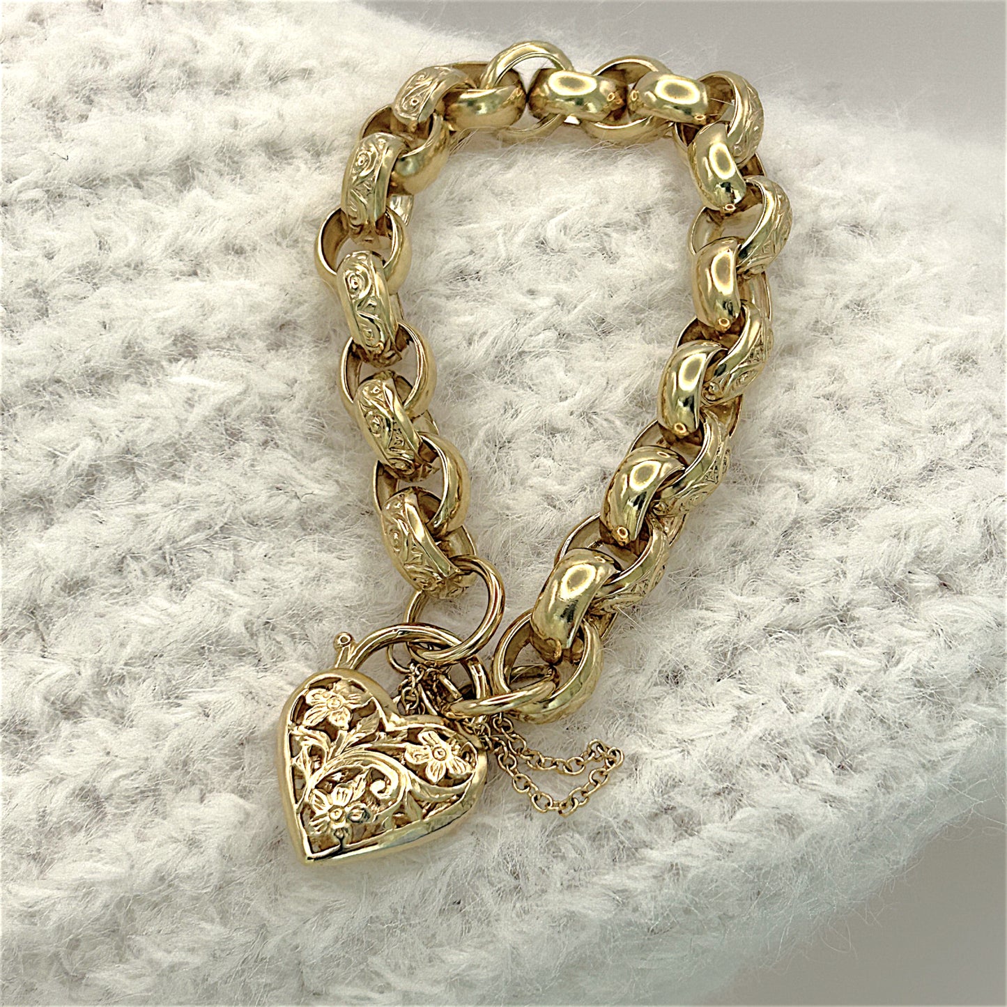 NZGD | 9ct Gold Bracelet with Heart Padlock Valuation $11,500 - Eternal Bloom