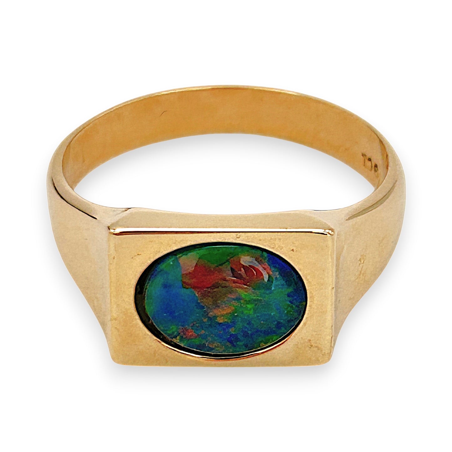 NZGD | 9ct Gold Ring - Eternal Mirage Signet Valuation $3,100