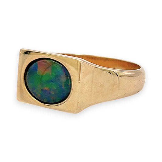 NZGD | 9ct Gold Ring - Eternal Mirage Signet Valuation $3,100