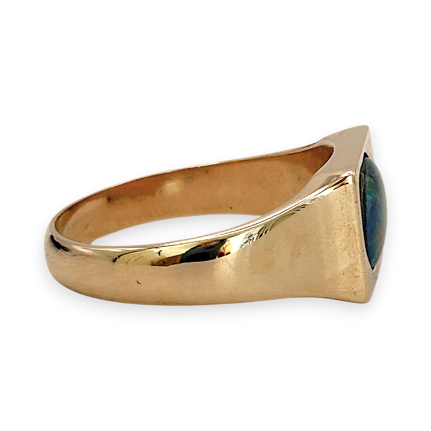 NZGD | 9ct Gold Ring - Eternal Mirage Signet Valuation $3,100