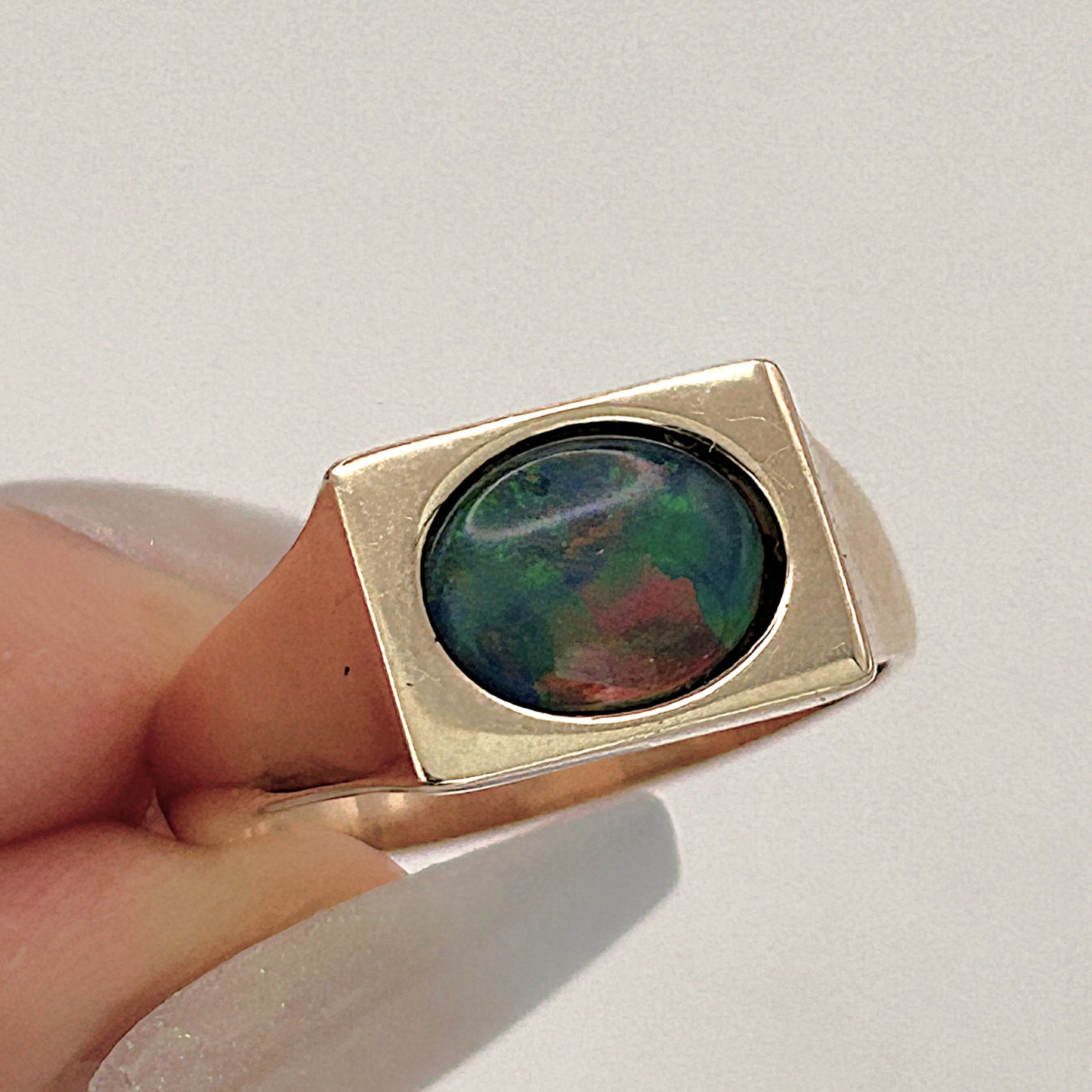 NZGD | 9ct Gold Ring - Eternal Mirage Signet Valuation $3,100