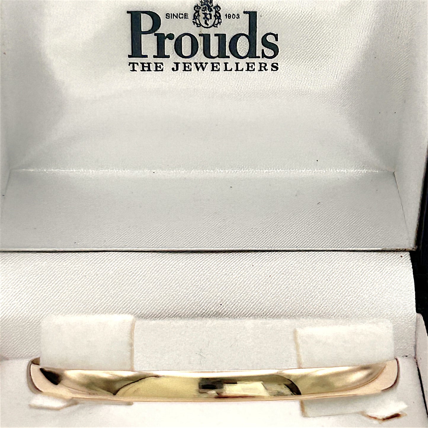 NZGD | 9ct Gold Bangle Prouds Classic Oval Gold Bangle