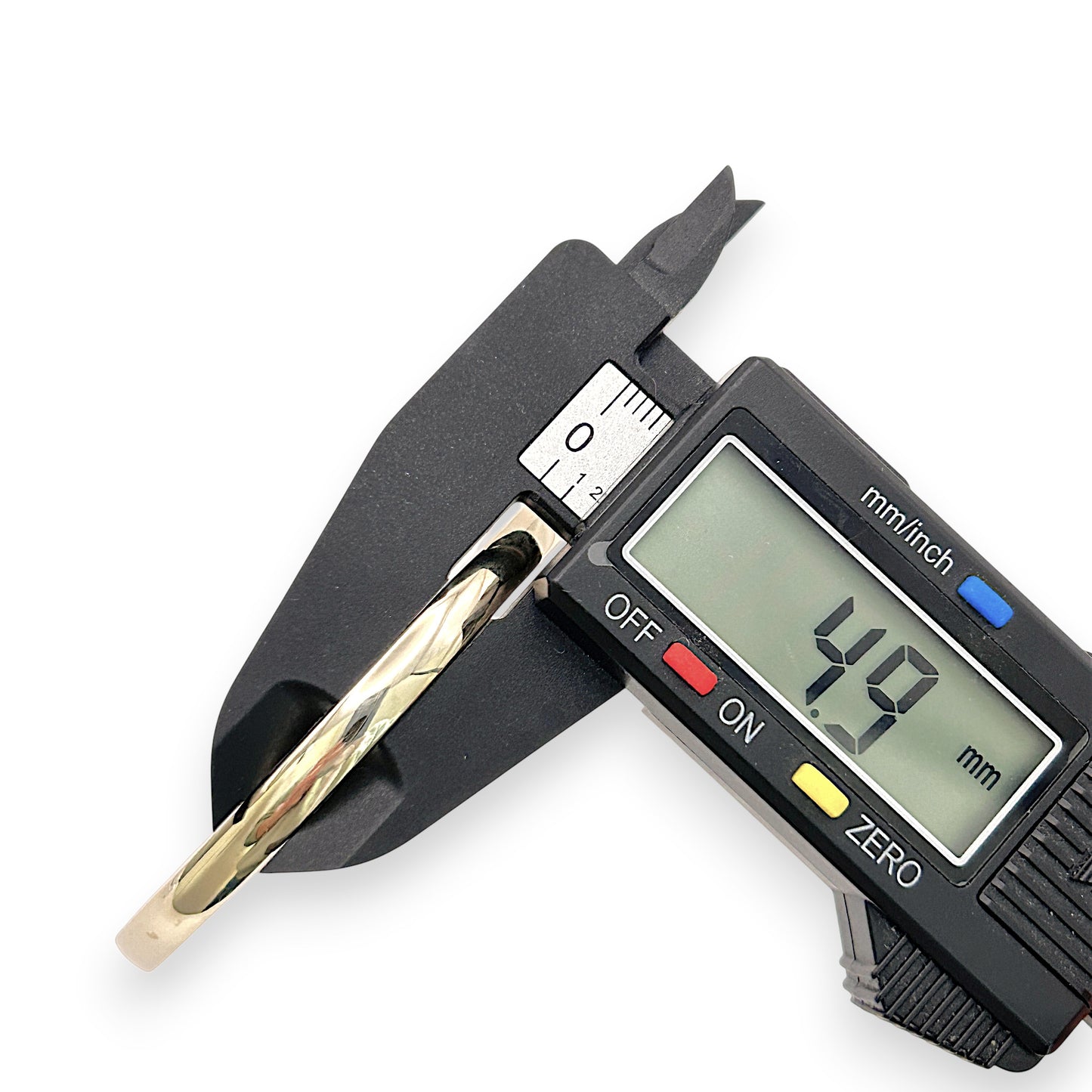 NZGD | 9ct Gold Eternal Elegance Oval Bangle 65.1mm