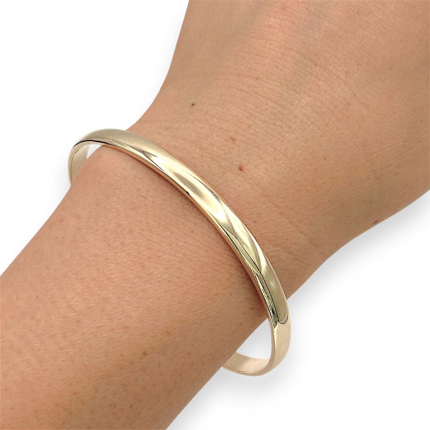 NZGD | 9ct Gold Eternal Elegance Oval Bangle 65.1mm
