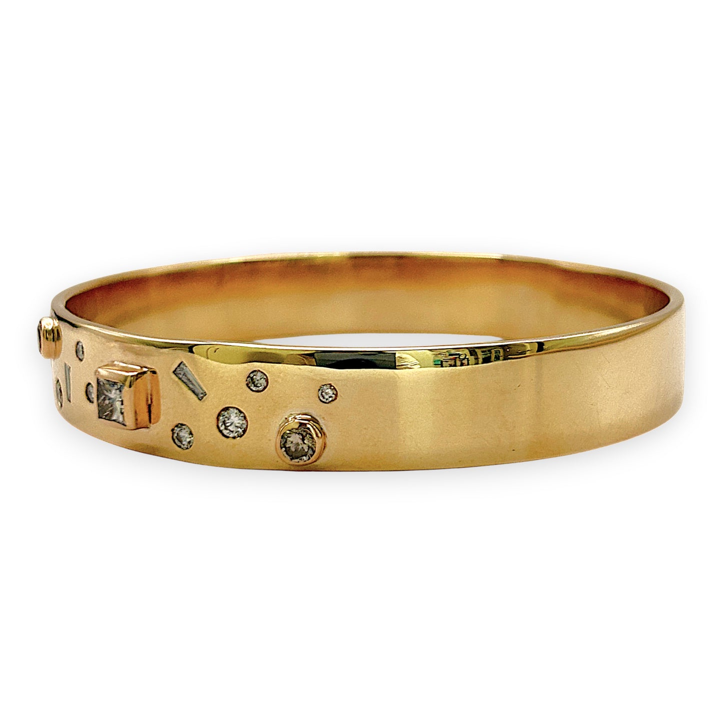 NZGD | 9ct Gold Empire Crest Solid Bangle Valuation $20,000