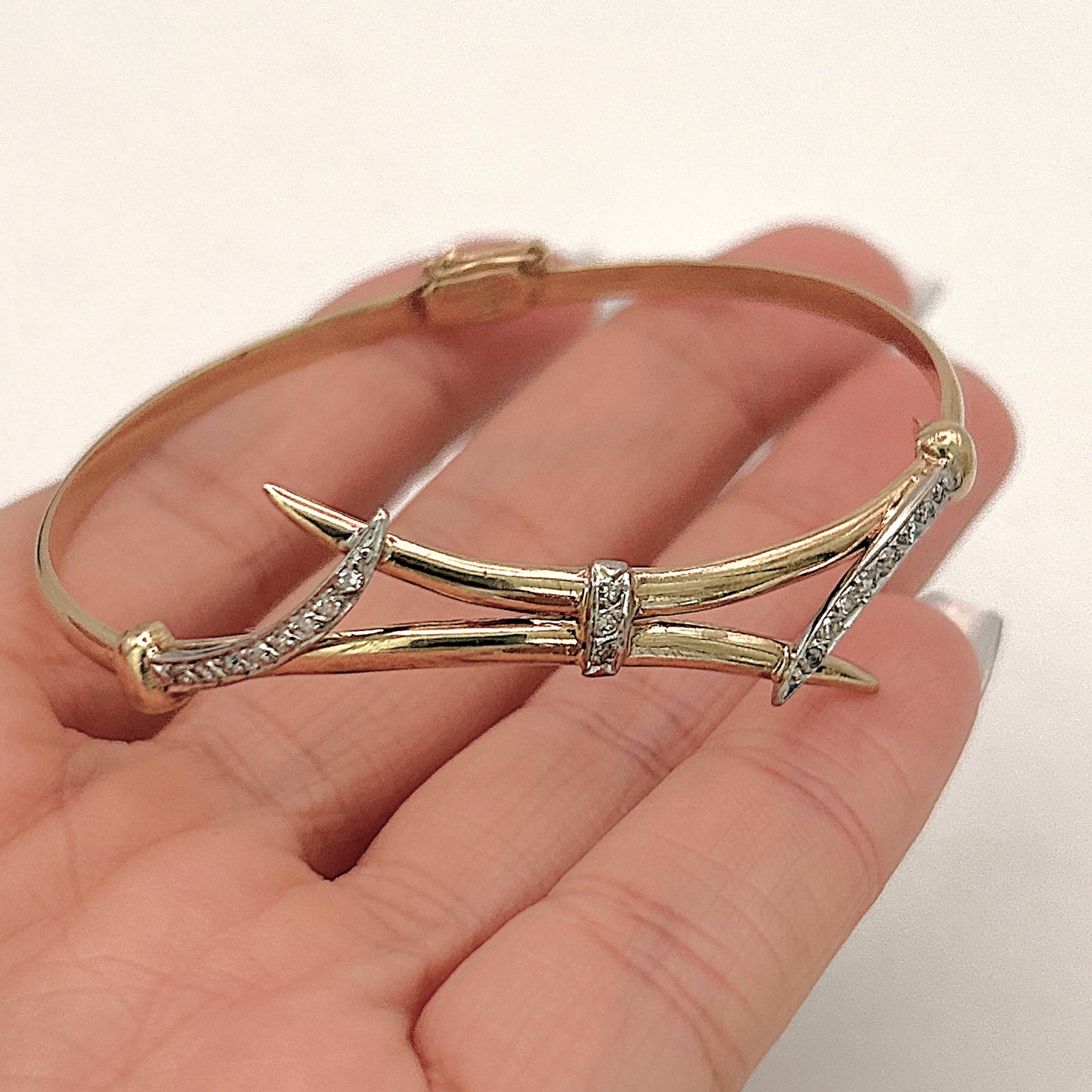 NZGD | 14ct Gold Solitaire Spirit Diamond Bangle Valuation $6,400