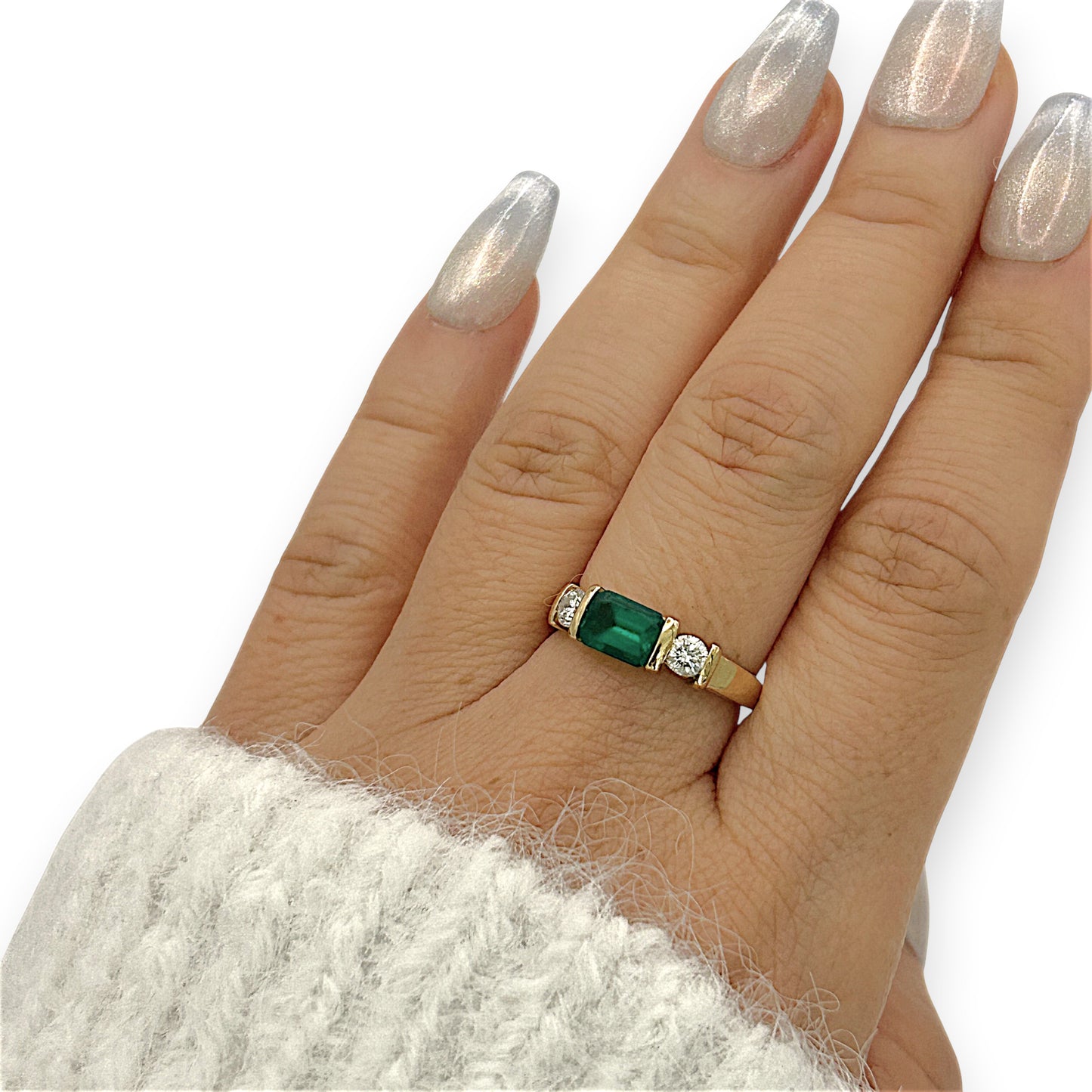 NZGD| 18ct Gold Ring Emerald Crown Trilogy Valuation $4,000