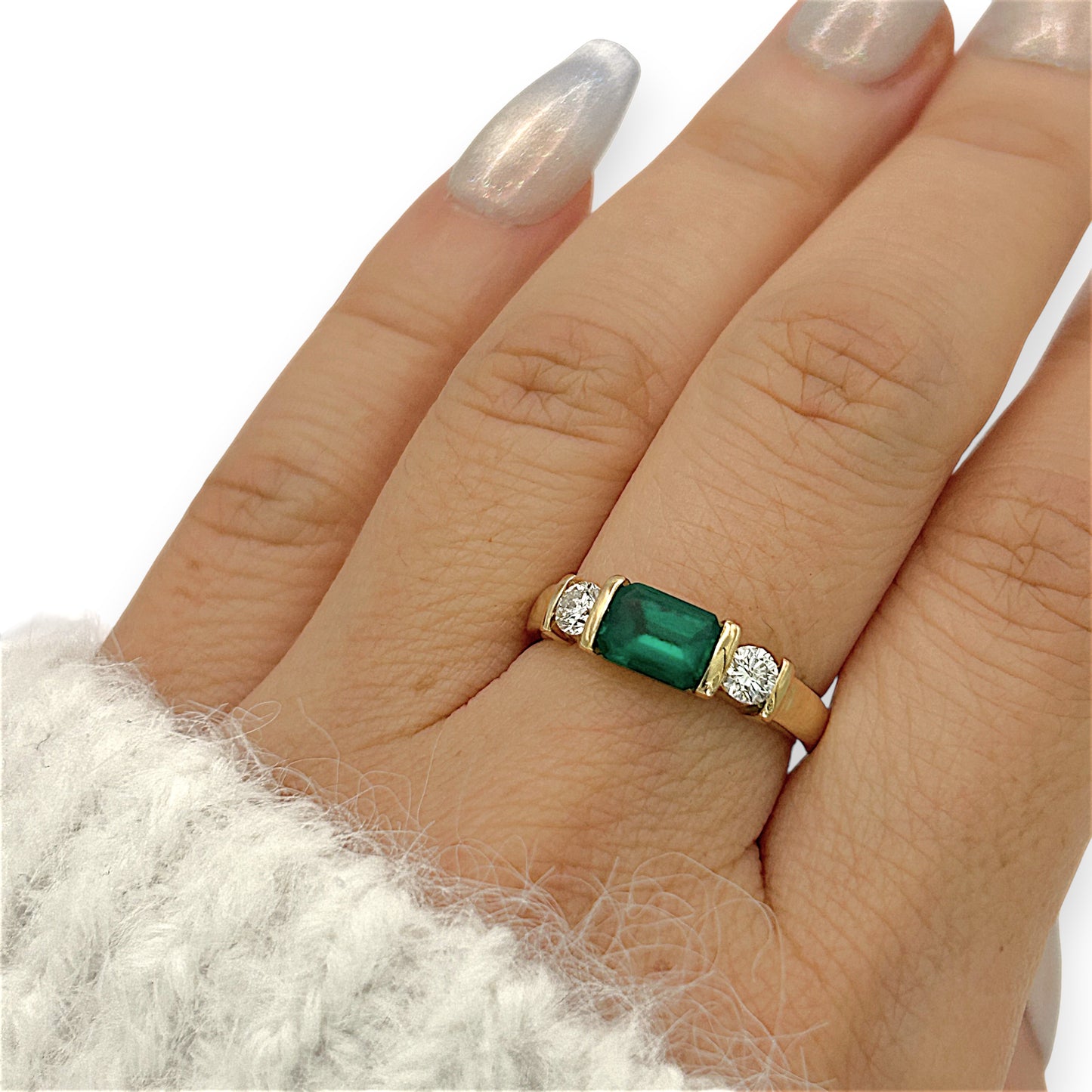 NZGD| 18ct Gold Ring Emerald Crown Trilogy Valuation $4,000