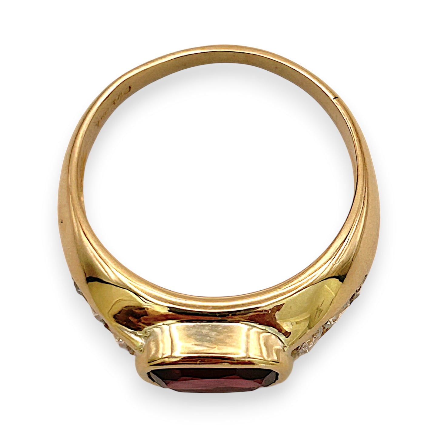 NZGD | 18ct Gold Ring - Garnet Sovereign Statement Valuation $8,000
