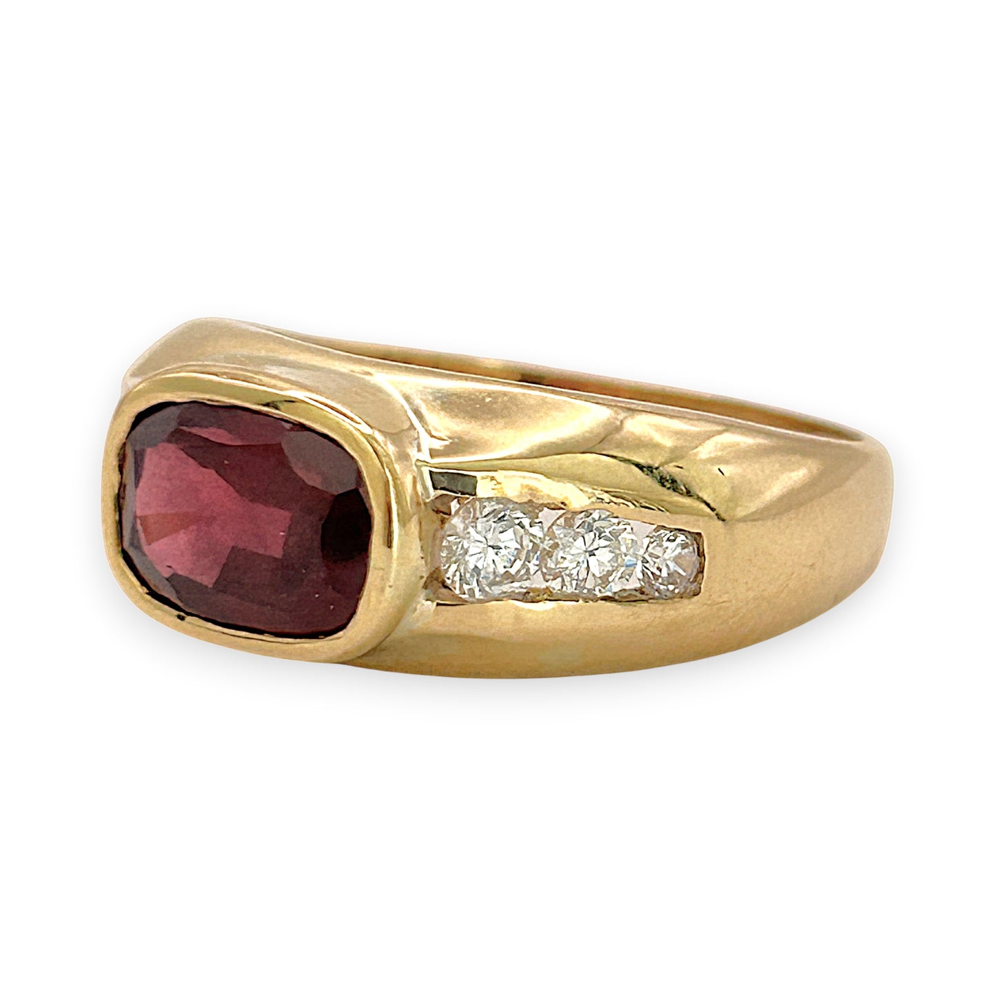 NZGD | 18ct Gold Ring - Garnet Sovereign Statement Valuation $8,000