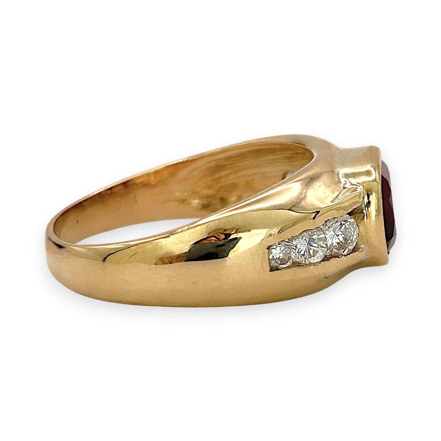 NZGD | 18ct Gold Ring - Garnet Sovereign Statement Valuation $8,000