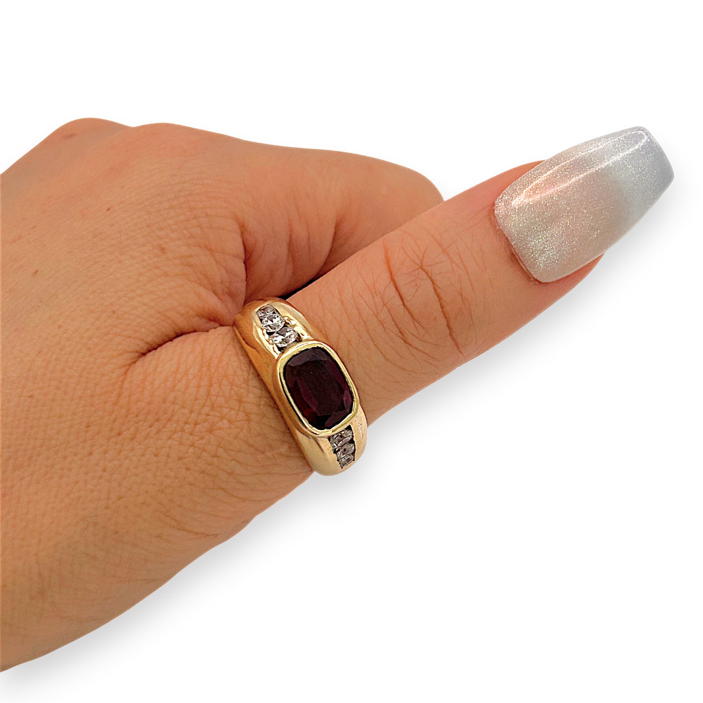 NZGD | 18ct Gold Ring - Garnet Sovereign Statement Valuation $8,000
