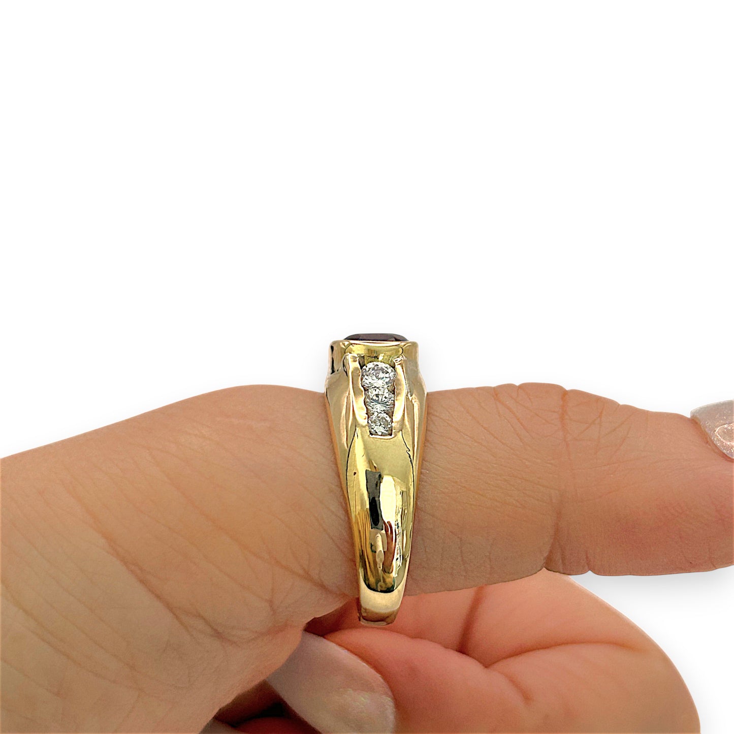 NZGD | 18ct Gold Ring - Garnet Sovereign Statement Valuation $8,000