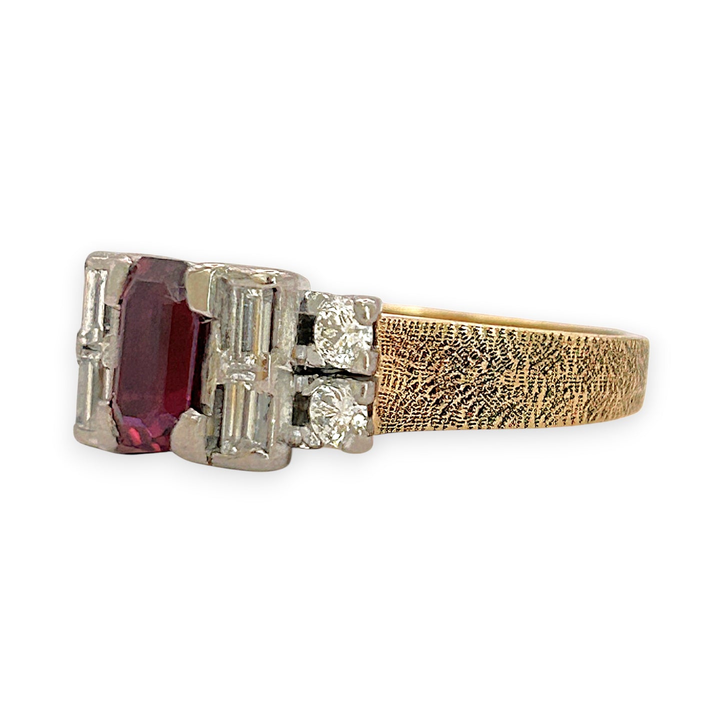 NZGD| 18ct Gold Imperial Ruby Radiance Ring Valuation $9,100