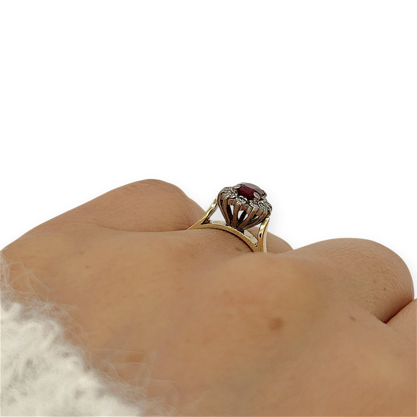 NZGD | 18ct Gold Ruby Solstice Bloom Ring Valuation $4,500