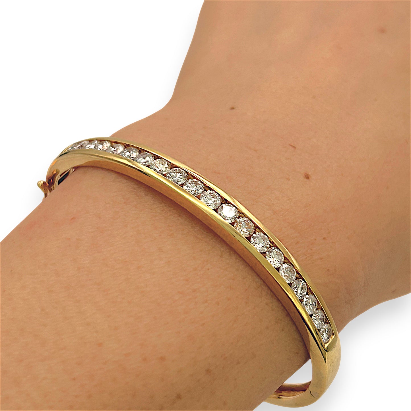NZGD | 18ct Gold Lumina Crown Diamond Bangle Valuation $17,600
