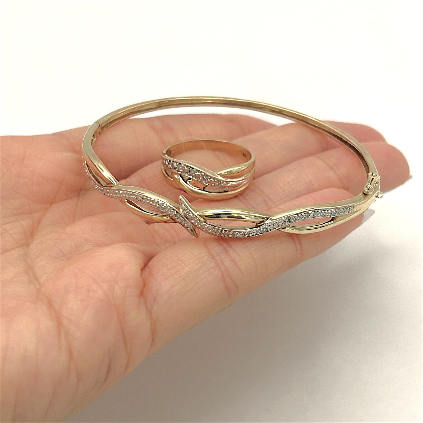 NZGD | 9ct Gold Celestia Twin‑Glow Bangle & Ring Set Valuation $4,550
