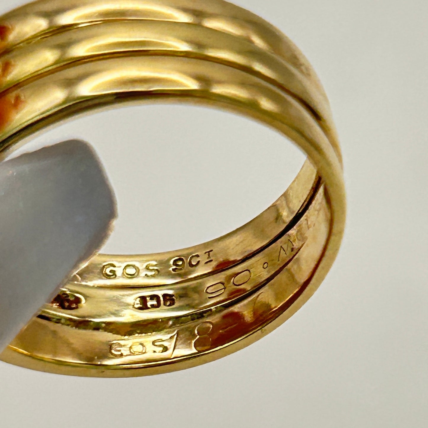 NZGD | 9ct Gold Celestia Sapphire Trio Ring Valuation $4,450