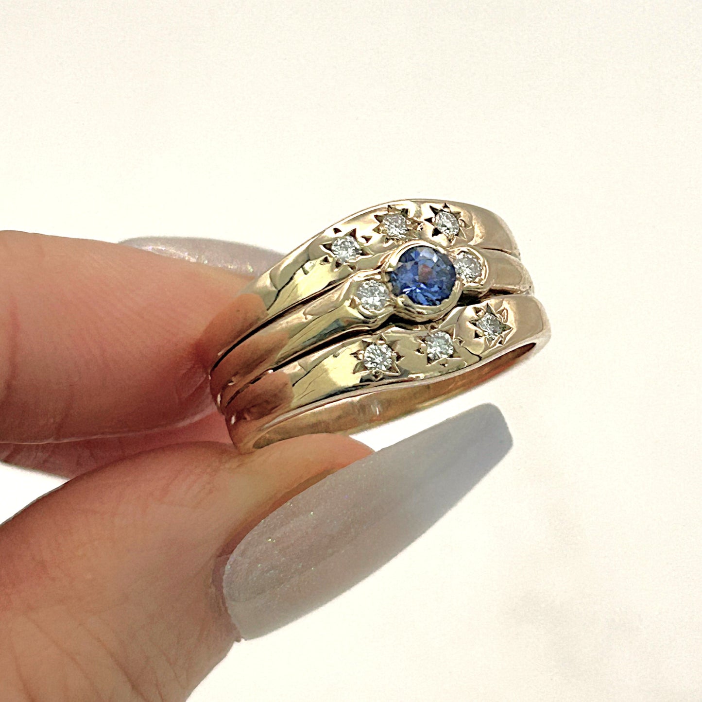 NZGD | 9ct Gold Celestia Sapphire Trio Ring Valuation $4,450