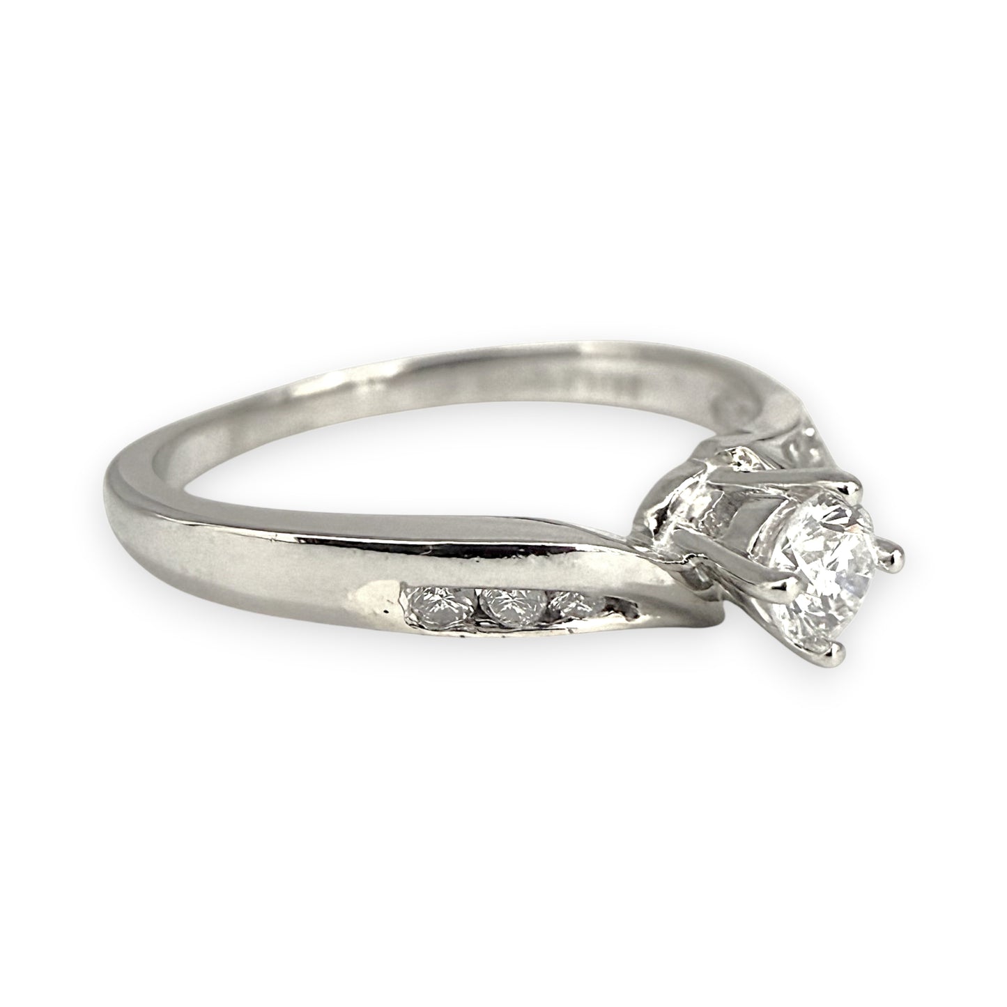 NZGD| 9ct White Gold MICHAEL HILL Starlight Solitaire Ring Size M 1/2