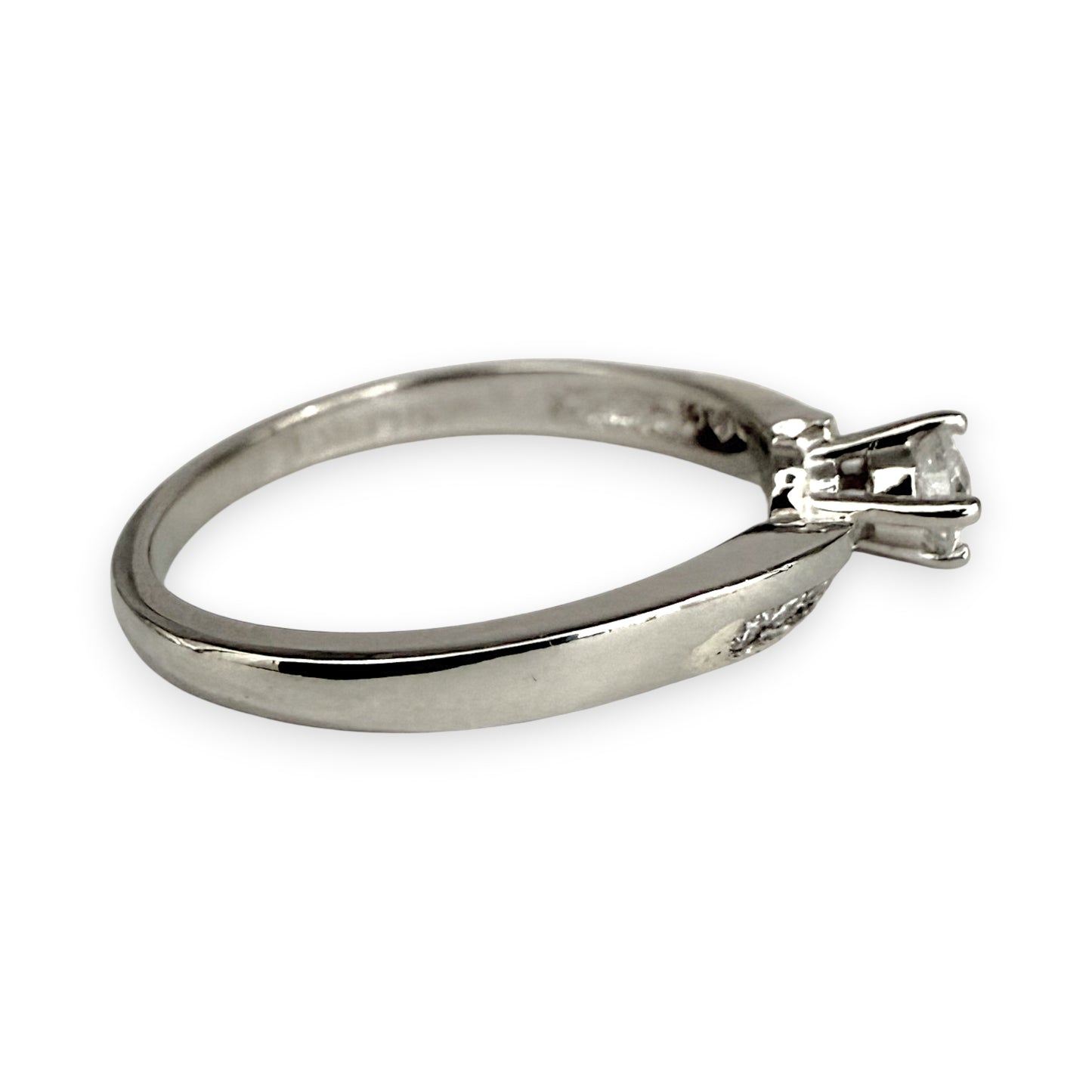 NZGD| 9ct White Gold MICHAEL HILL Starlight Solitaire Ring Size M 1/2