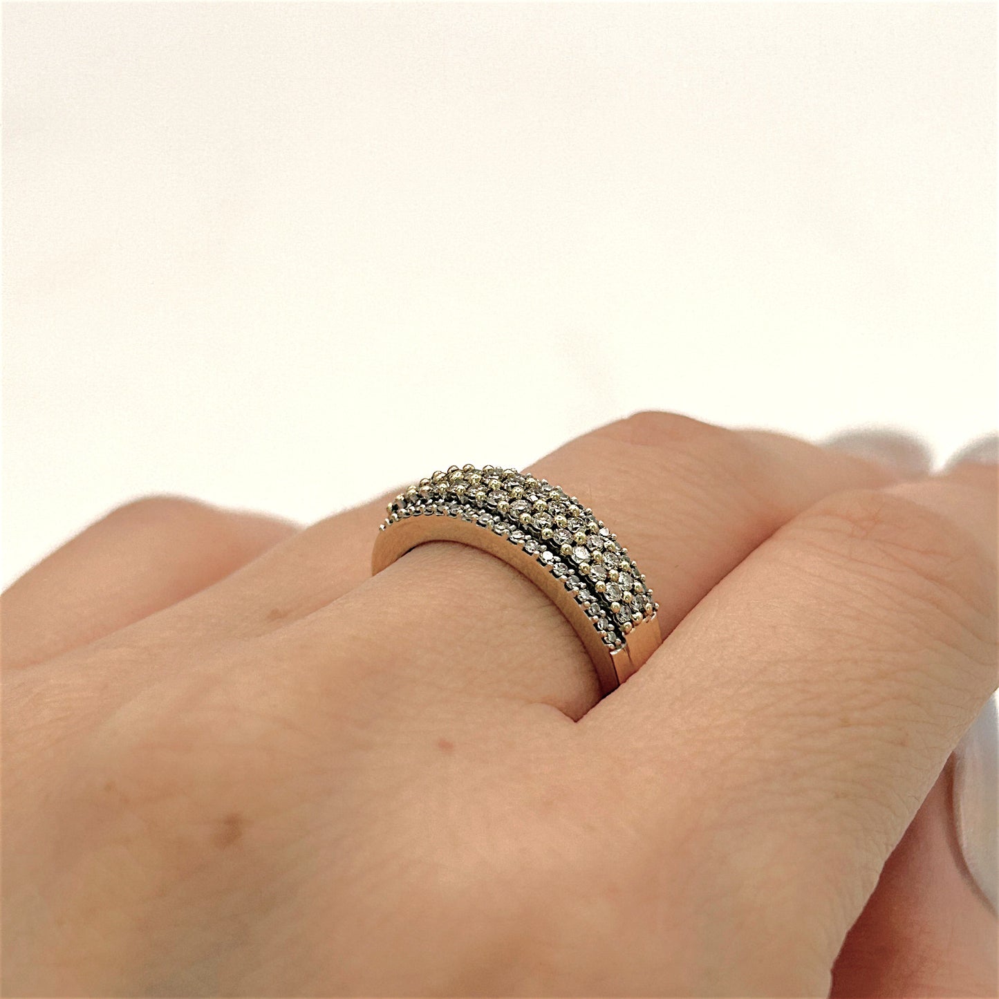 NZGD | 9ct Gold Aureline Pavé Ring Valuation $2,500