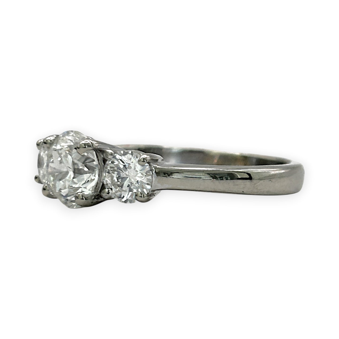 NZGD | 18ct White Gold The Lumière Trine Ring Valuation $12,500