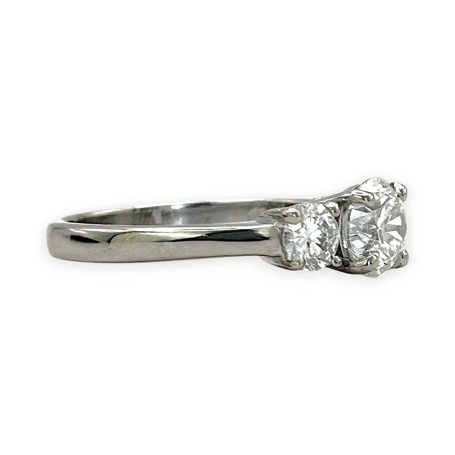 NZGD | 18ct White Gold The Lumière Trine Ring Valuation $12,500