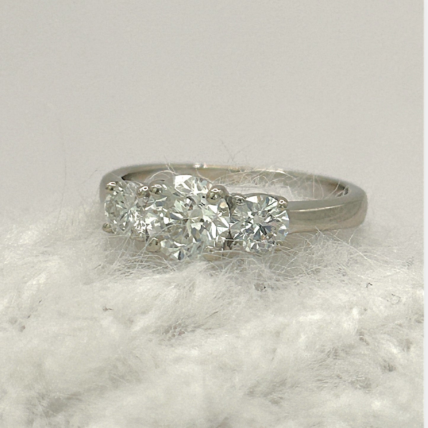 NZGD | 18ct White Gold The Lumière Trine Ring Valuation $12,500