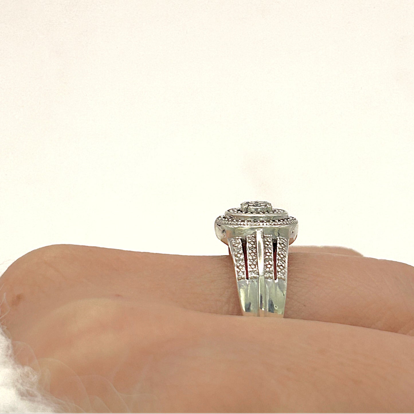 NZGD | 9ct White Gold Lumière Halo Circleing Valuation $2,100