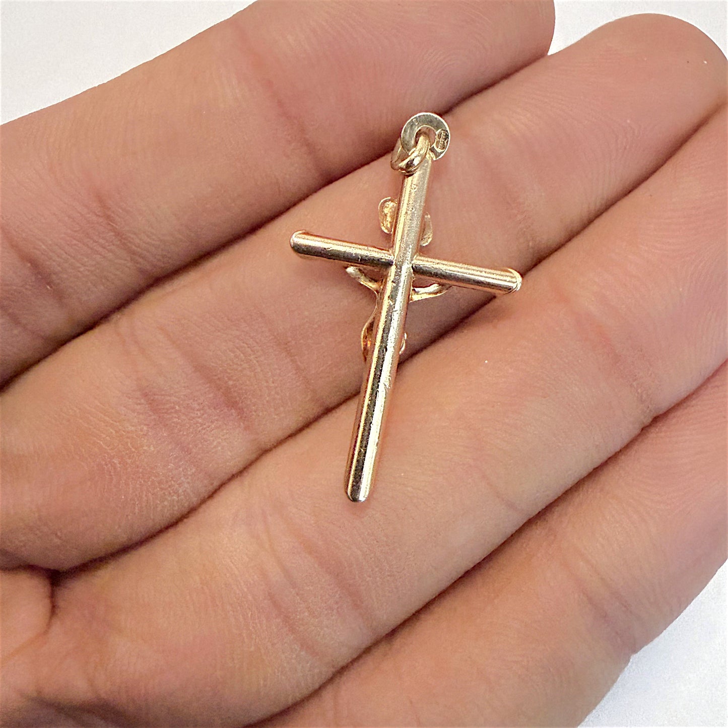 NZGD | 9ct Gold Classic Crucifix Pendant 28.5mm