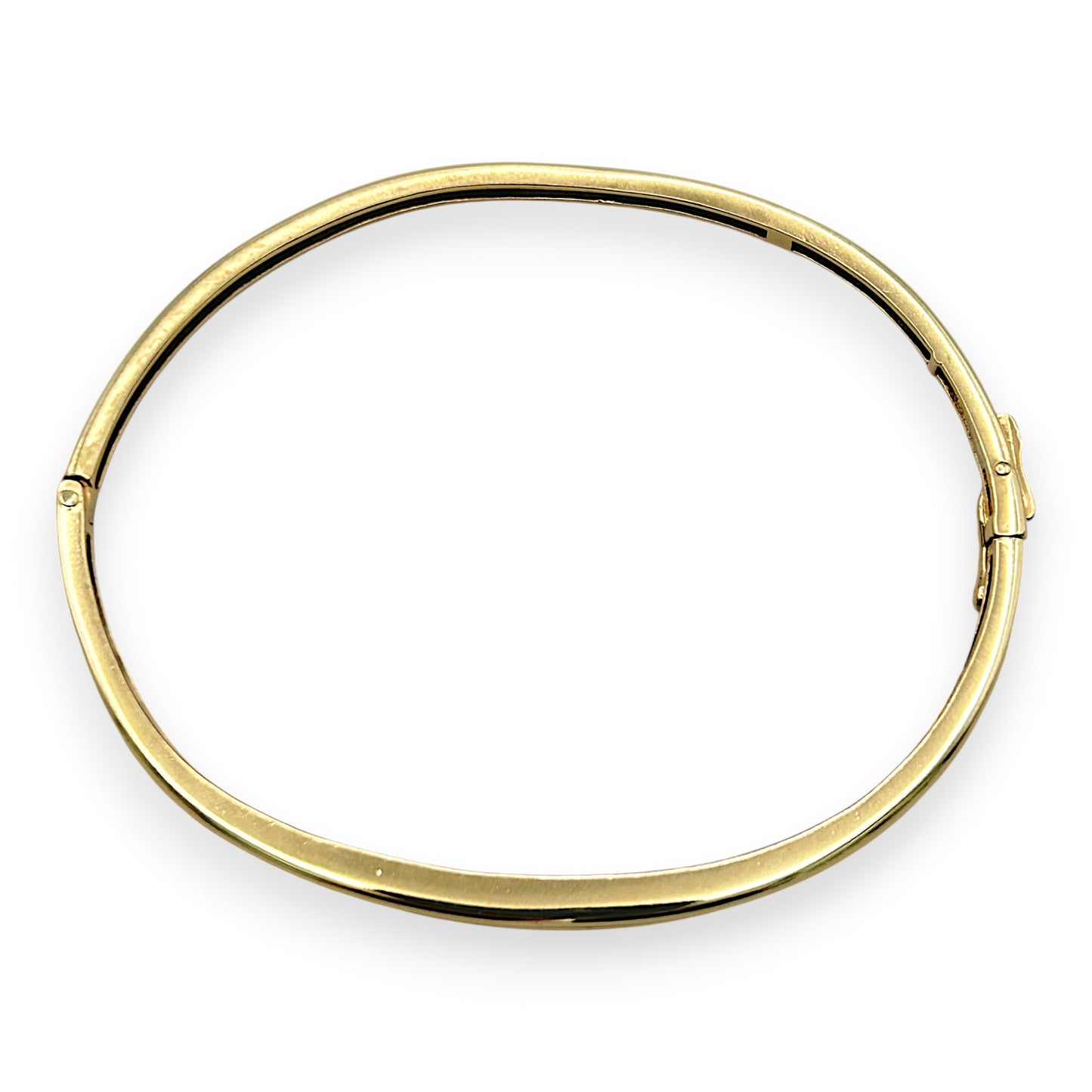 NZGD | 9ct Gold Auric Diamond Oval Bangle Valuation $5,000