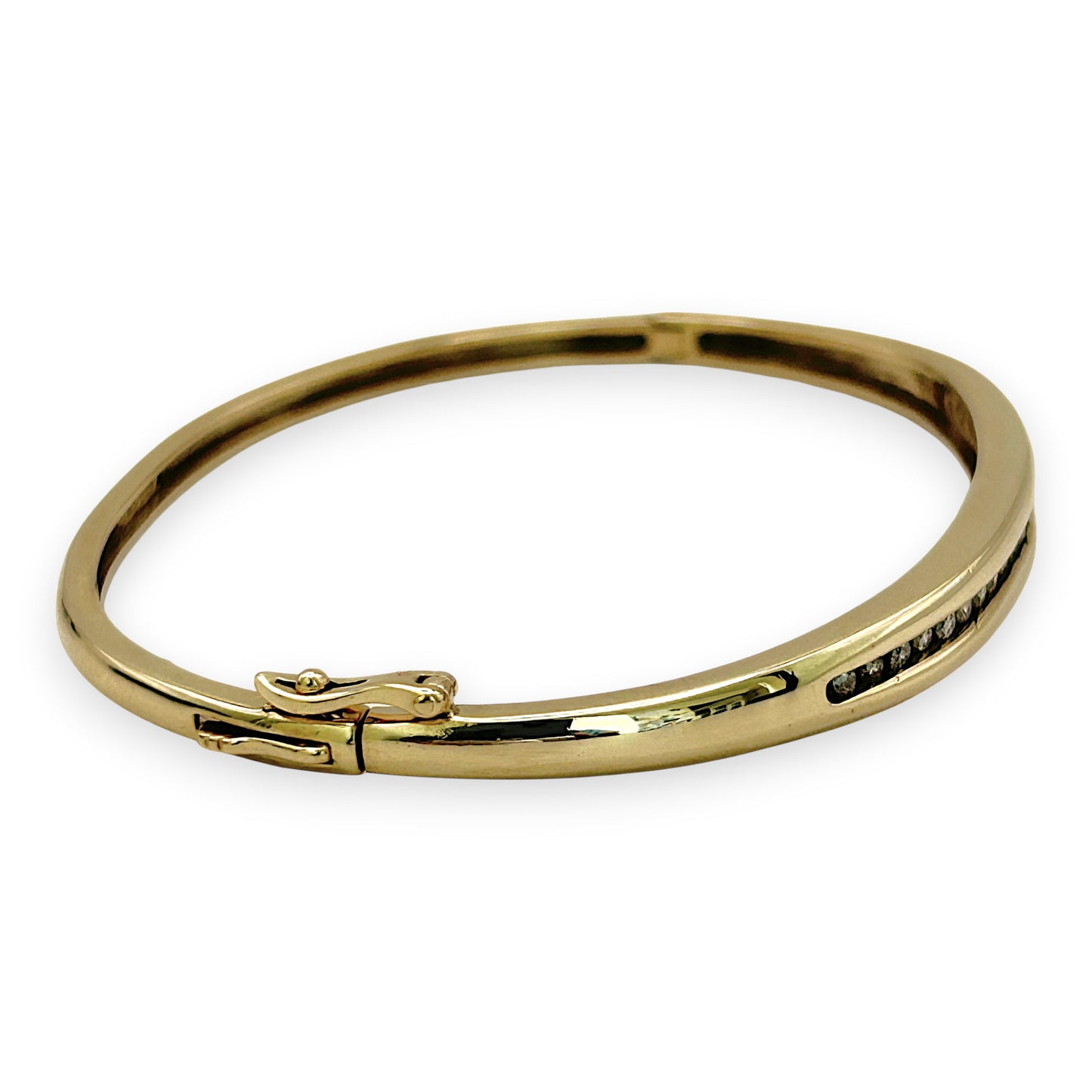 NZGD | 9ct Gold Auric Diamond Oval Bangle Valuation $5,000