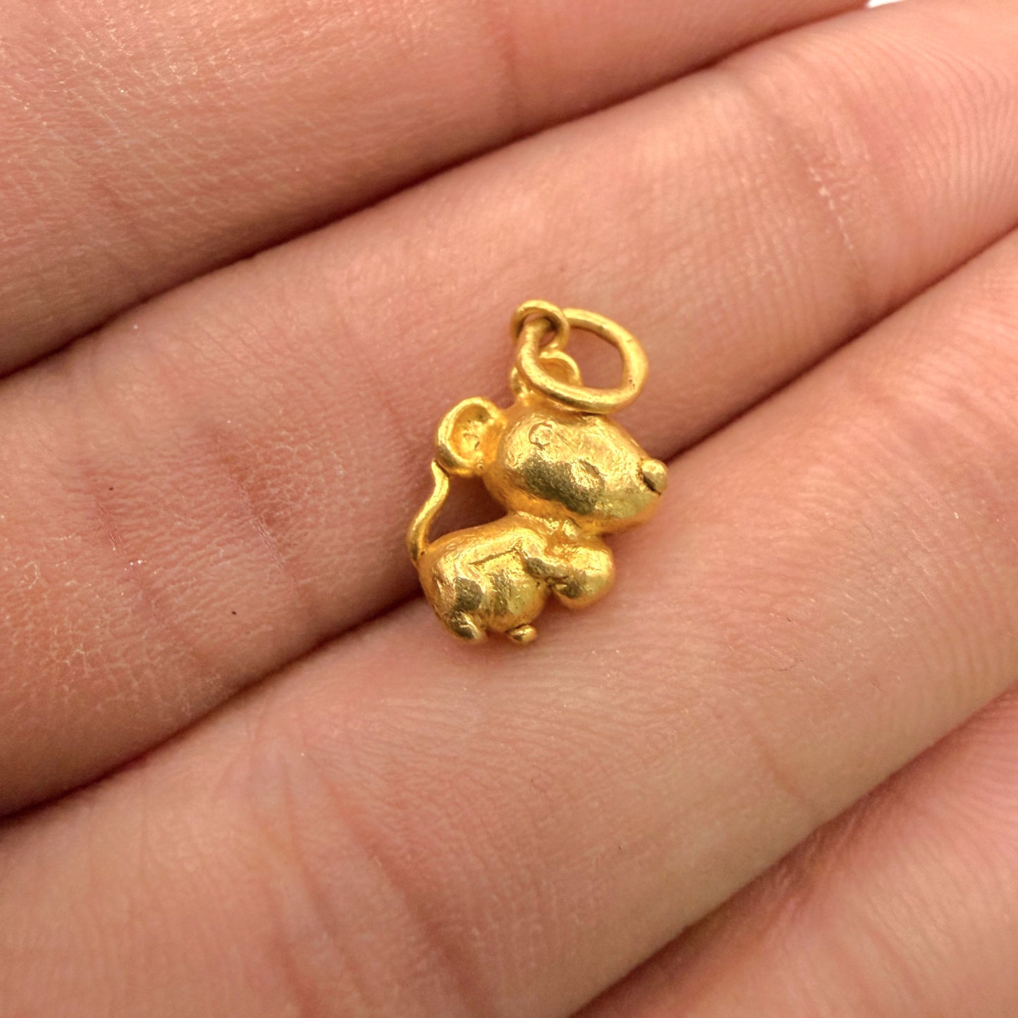 NZGD | 24ct Gold Little Lumi Mouse Pendant 12.7mm