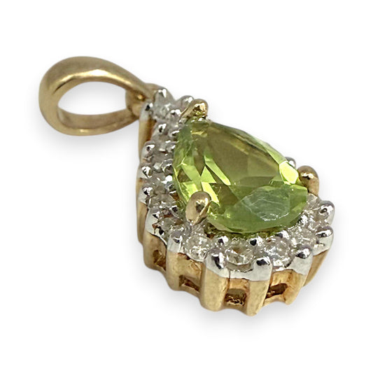 NZGD | 9ct Gold Peridot Glow Pendant