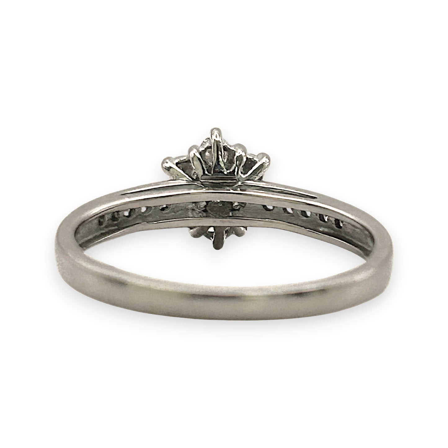 NZGD | 18ct Whtie Gold Whitefire Petal Ring Valuation $3,250