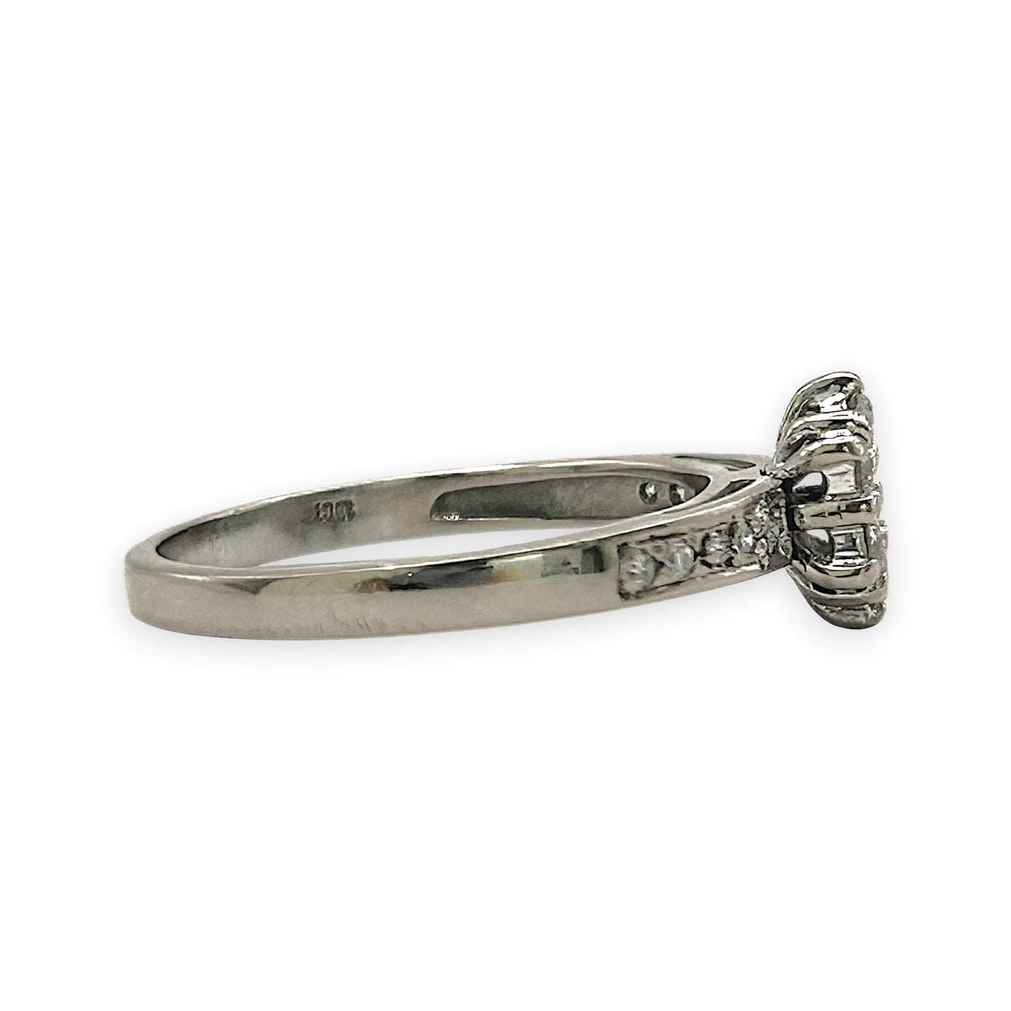 NZGD | 18ct Whtie Gold Whitefire Petal Ring Valuation $3,250