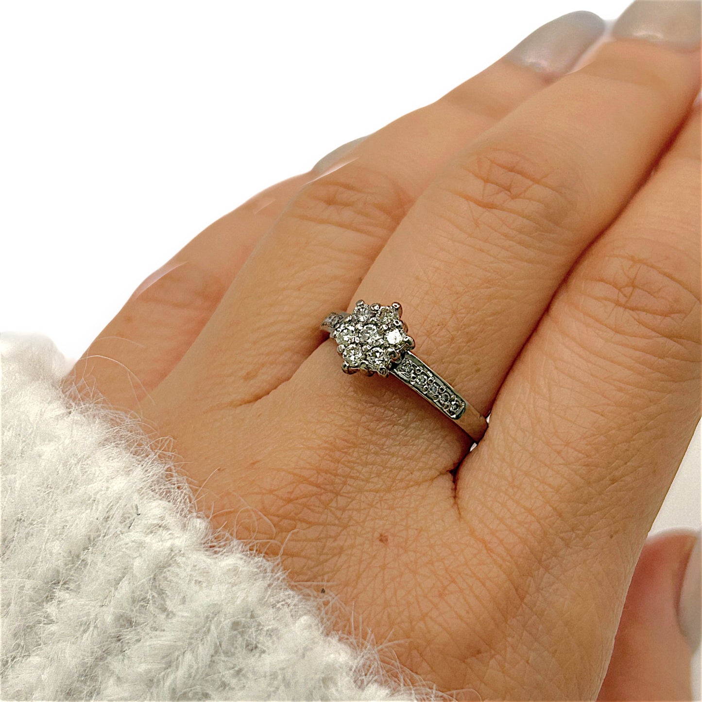 NZGD | 18ct Whtie Gold Whitefire Petal Ring Valuation $3,250