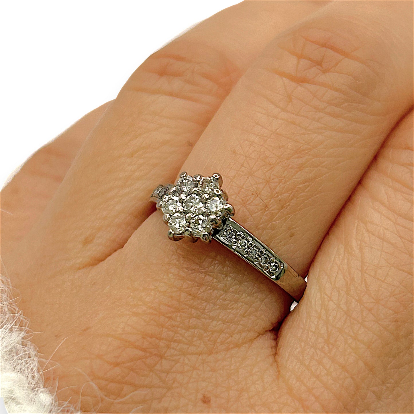NZGD | 18ct Whtie Gold Whitefire Petal Ring Valuation $3,250