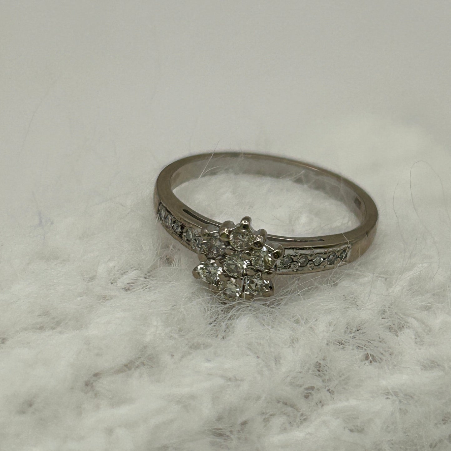 NZGD | 18ct Whtie Gold Whitefire Petal Ring Valuation $3,250