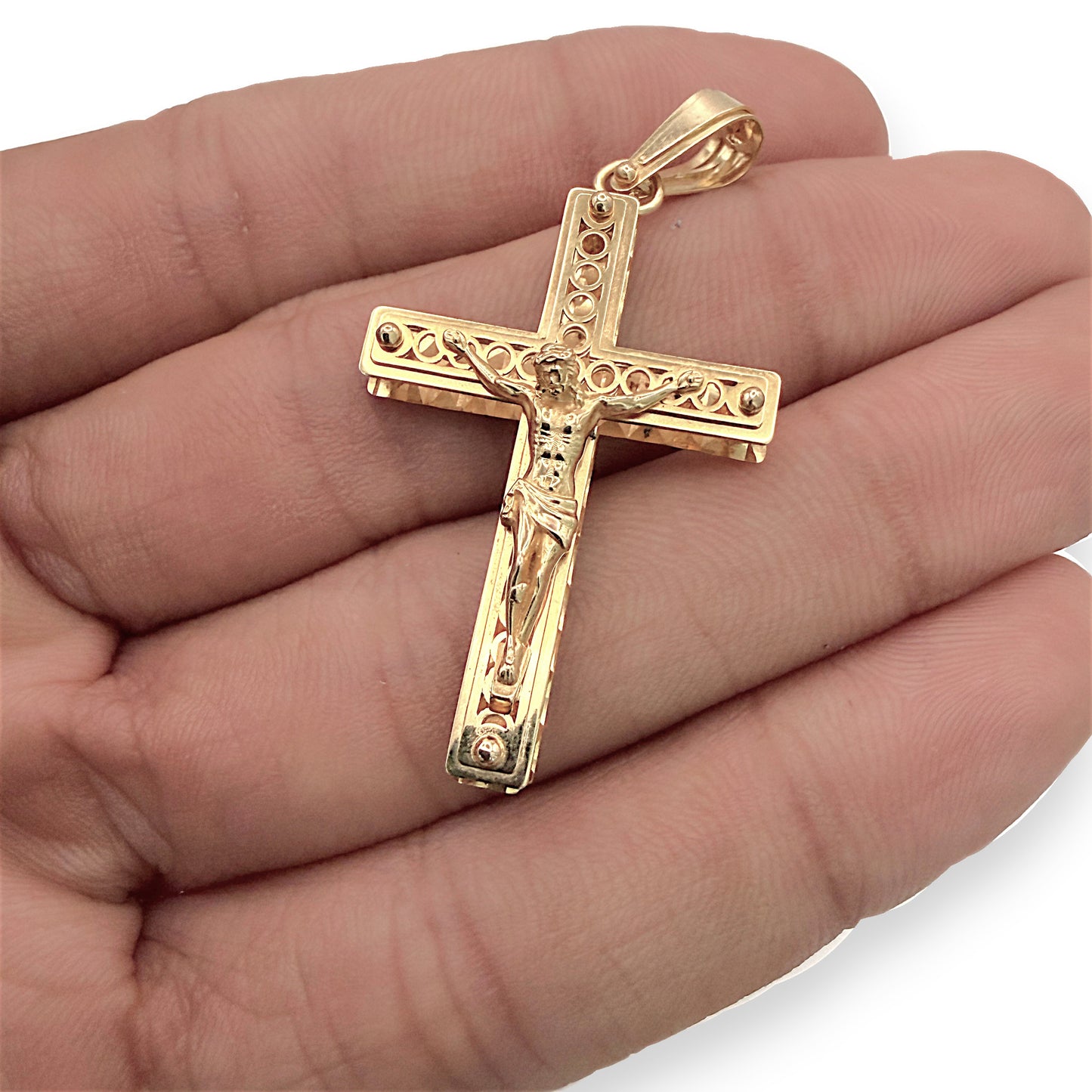 NZGD | 18ct Gold Grace Line Crucifix Pendant 36.8mm