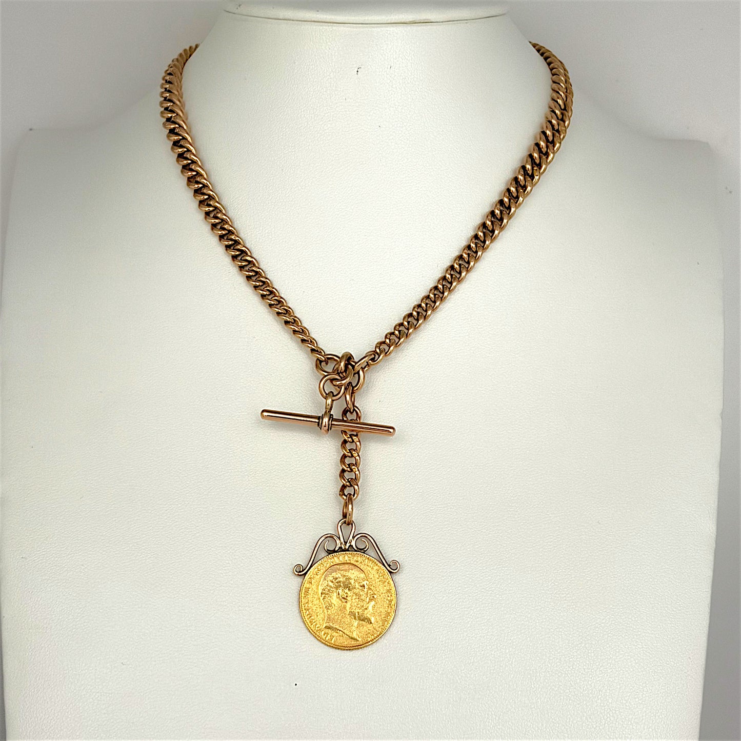 NZGD | 22ct 1904 Full Sovereign with 9ct Curb Chain with T Bar