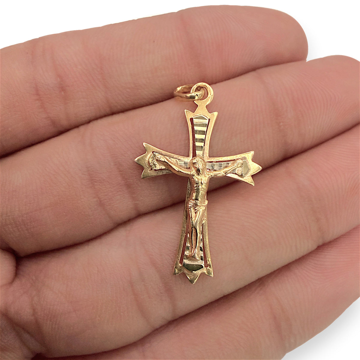 NZGD | 18ct Gold Divine Crucifix Pendant 31.9mm