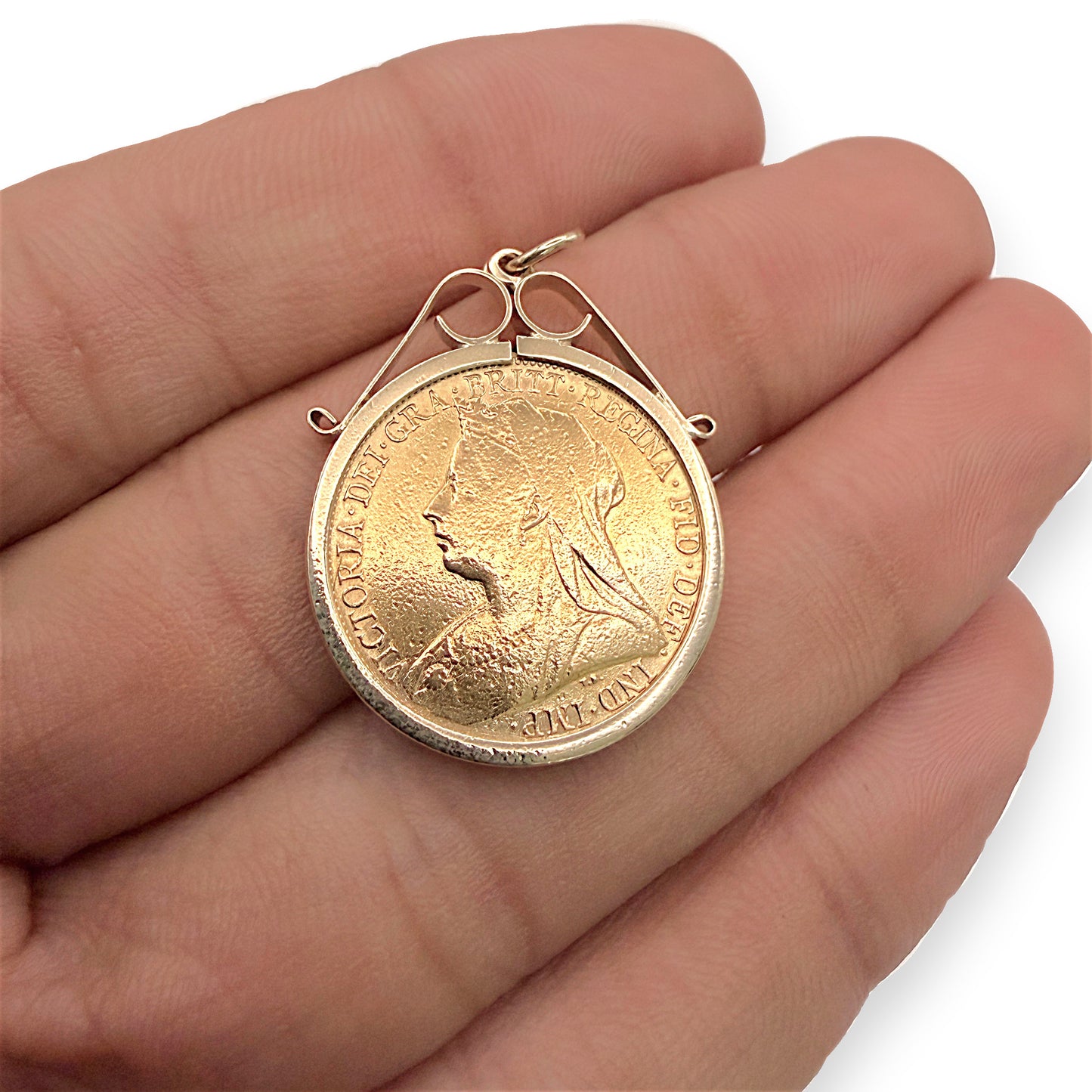 NZGD | 22ct Gold 1901 Queen Victoria Full Sovereign Pendant in 9ct Gold