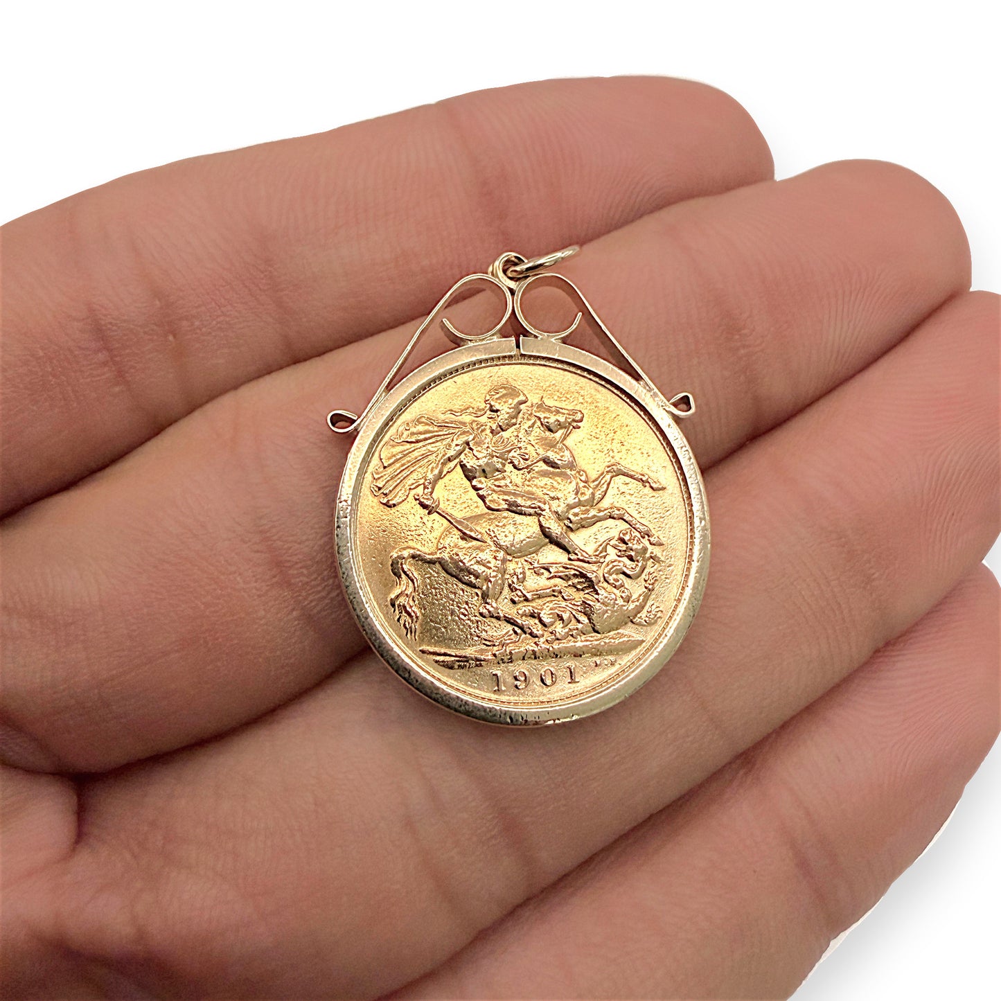 NZGD | 22ct Gold 1901 Queen Victoria Full Sovereign Pendant in 9ct Gold