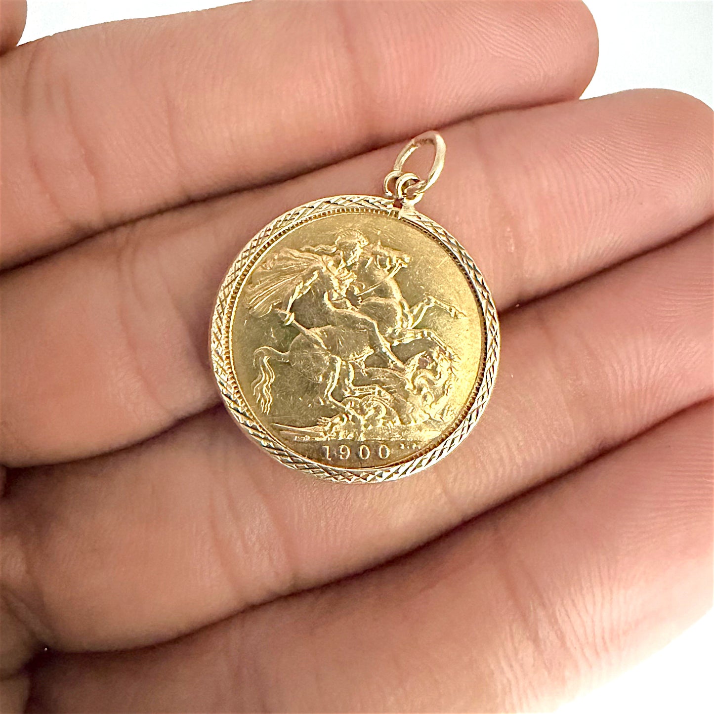 NZGD | 22ct Gold 1900 Queen Victoria Full Sovereign Pendant in 9ct Gold