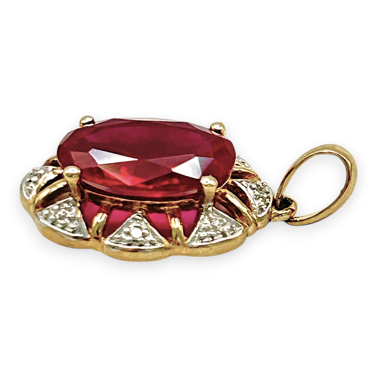 NZGD | 9ct Gold Scarlet Bloom Diamond Pendant 18.9mm