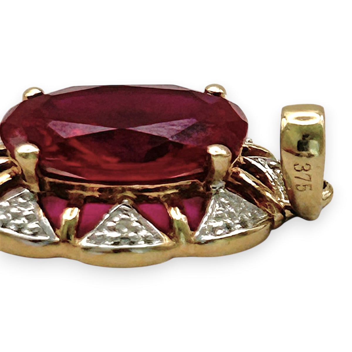 NZGD | 9ct Gold Scarlet Bloom Diamond Pendant 18.9mm